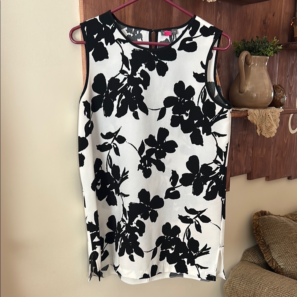 Vince Camuto sleeveless blouse - Picture 1 of 6